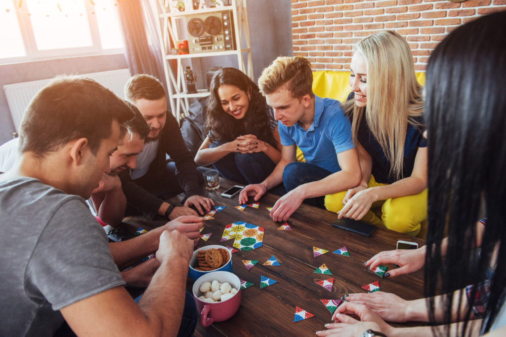 Giochi da tavolo e Teoria dei Giochi: strategia, interazione e divertimento